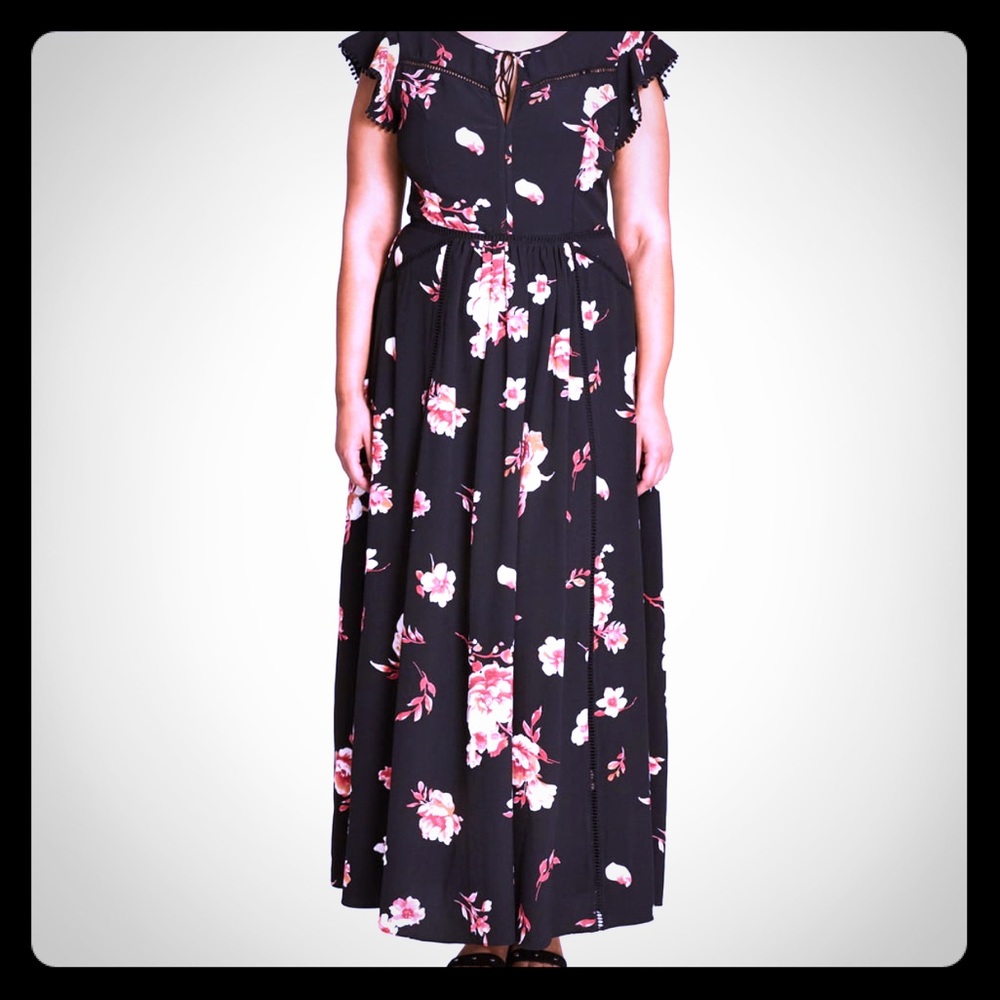🆕City Chic Maxi Black Floral Flutter Sleeve Sz 22